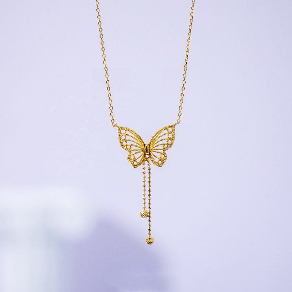 Luxury Gold Butterfly Necklace 🎁 / قلادة الفراشة الذهبية الفاخرة